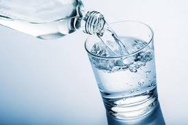 في هذه الحالات يصبح شرب الماء خطرا على صحتك!