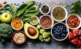 أطعمة تعزز التركيز وصحة الدماغ