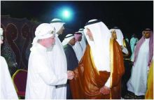 الأمير خالد الفيصل يتقدم المعزين في الوزير يماني