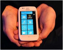 "نوكيا" تقدم أول هاتف ذكي بنظام تشغيل "ويندوز"