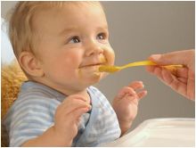 أنواع الأطعمة المفضلة لدى الطفل تبدأ في رحم الأم