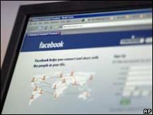 فيس بوك يدخل عامه السابع بـ 400 مليون مستخدم
