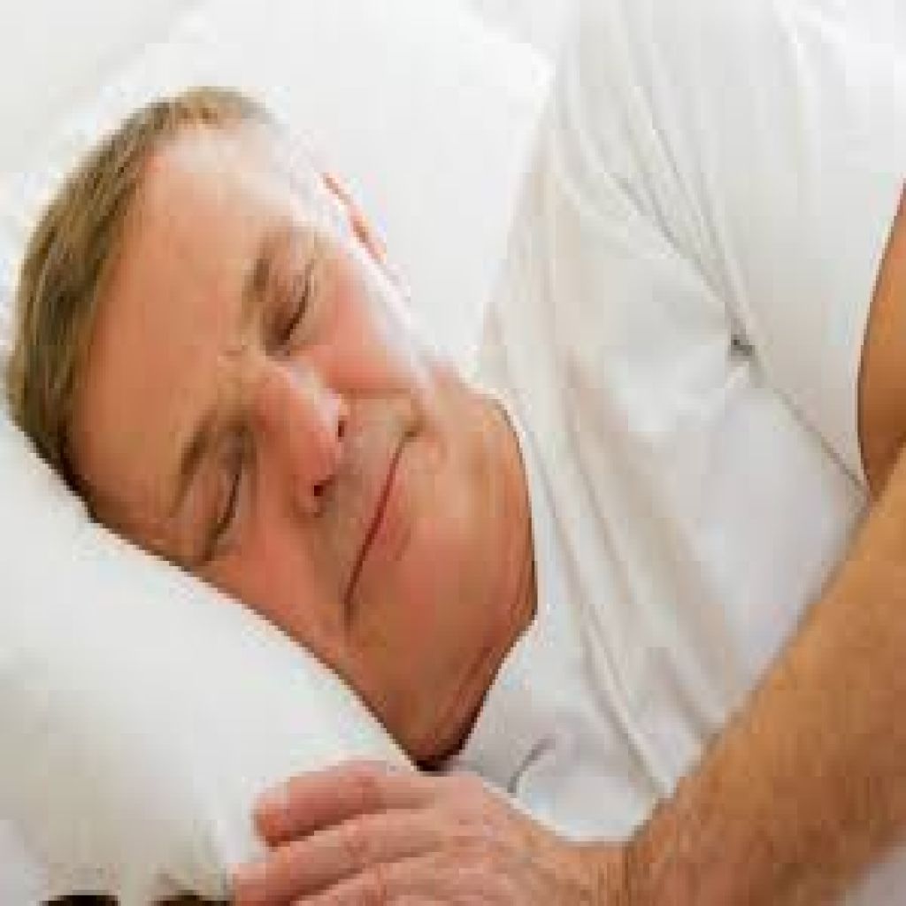 دراسة: النوم لـ7 ساعات مثالي لمن هم بمتوسط العمر وبسن متقدمة