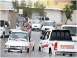 وفاة شخص وإنقاذ آخر واحتجاز العشرات في أمطار المدينة